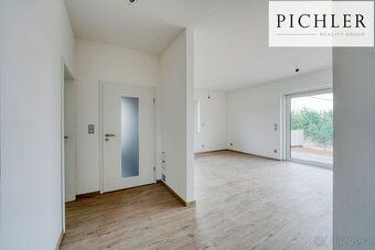 Nabízíme k prodeji novostavbu o dispozici 4+kk v obci Tlučná