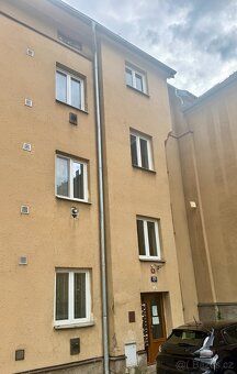 Nabízíme k prodeji cihlový byt 1+1 před rekonstrukcí, možnos