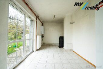 Ev.č. 2002 Nabízíme Vám k prodeji rodinný dům o dispozici 4+