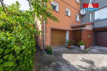 Nabízíme k prodeji luxusní dvougenerační vilu v prestižní čt