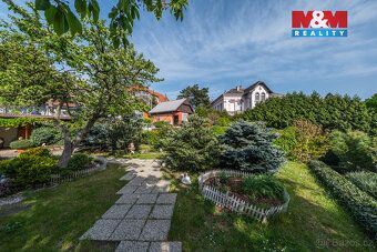 Nabízíme k prodeji luxusní dvougenerační vilu v prestižní čt