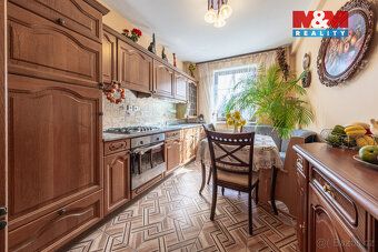 Nabízíme k prodeji luxusní dvougenerační vilu v prestižní čt