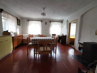 Celková výměra: 831 m2, z toho dům 53 m2. Lokalita: Františk