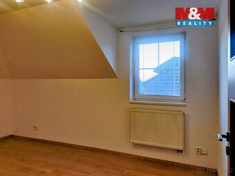 Pronájem prostorného krajního řadového domu 4+kk v oblíbené 