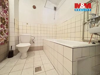 Prodej venkovského domu se stodolou a hospodářskými budovami