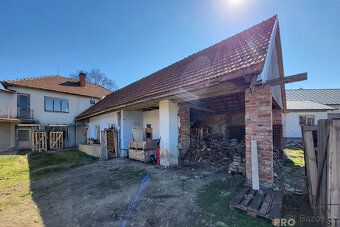 Velký dům na návsi v Křižínkově, který nabízí výjimečný pros