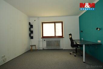 Nabízíme k prodeji prostorný rodinný dům v malebné části obc
