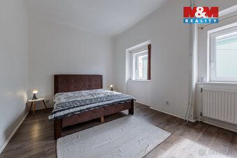 Prodáme dům s 5 byty v Hroznětíně u náměstí. Dům se hodí pro