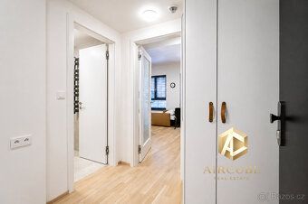 Moderní 1+kk o velikosti 34 m² s balkonem i terasou umístěno