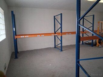 Pronájmu zrekonstruovaný dvojsklad 2x 90m s regály. Sklad um