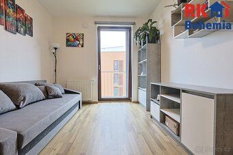 Pronájem 3kk 77m2, Hostivice, ul. Komenského, balkon, sklep,