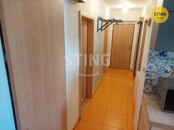Nabízíme Vám k pronájmu byt o dispozici 2+1 s parkovacím stá