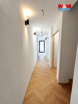 Dovoluji si Vám nabídnout útulný a prostorný dům 4+1 v obci 