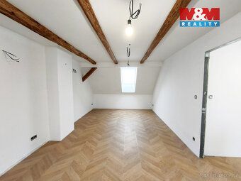 Dovoluji si Vám nabídnout útulný a prostorný dům 4+1 v obci 