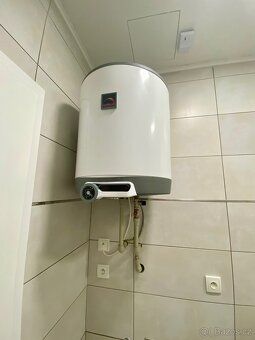 Nabízíme k pronájmu komerční prostory situované ve městě Žat