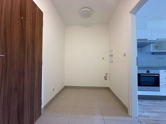 Nabízíme k prodeji apartmán č. 4 o dispozici 2+kk a výměře 3