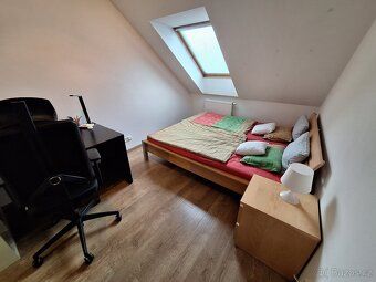 Nabízíme k prodeji světly stylový , mezonetový byt o podlaho