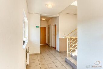 Nabízíme na podnájem pěkný byt 1+kk, 30 m² ve 2.NP v cihlové