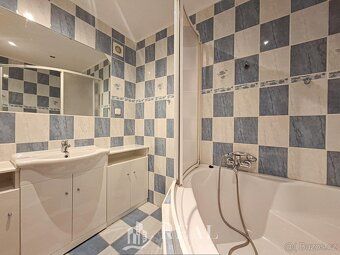 Nabízíme k pronájmu byt 2+1 o rozloze 62 m2 v obci Chomutov 