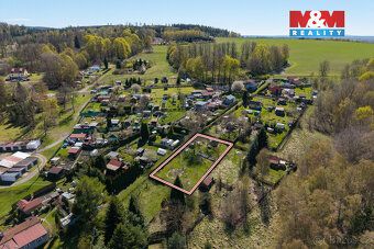 Nabízíme k prodeji zahradu o výměře 869 m² v klidné části ob