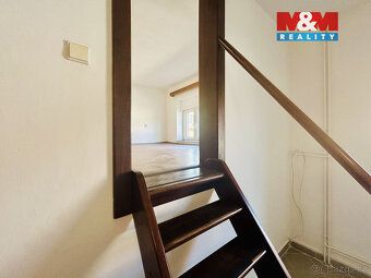 Nabízíme k dlouhodobému pronájmu atypickou bytovou jednotku 