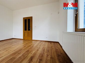 Nabízíme k dlouhodobému pronájmu půvabný byt 2+kk o výměře 6