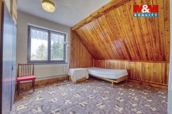 Nabízíme k prodeji prostorný rodinný dům o dispozici 7+1 a u