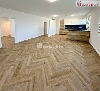, Nabízíme ke koupi moderní rodinný dům o dispozici 4+kk, ko