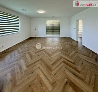 , Nabízíme ke koupi moderní rodinný dům o dispozici 4+kk, ko