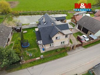 Nabízíme k prodeji ideální polovinu rodinného domu v klidné 