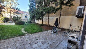 Pronájem kanceláře 42 m and sup2;, Praha 8 Karlín, ul. Křiží