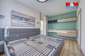 Nabízíme k pronájmu nadstandardně zařízený a prostorný byt o