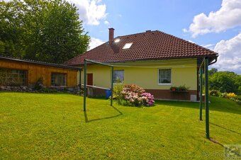 Nabízíme Vám k prodeji pěkný přízemní, nepodsklepený RD 3+KK