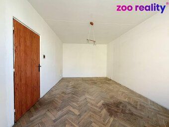 Nabízíme k prodeji byt 1+1 s lodžií ve 3. patře zatepleného 