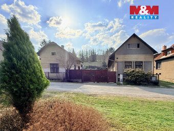 Nabízíme k prodeji chalupu o dispozici 4+1 v klidné části ob