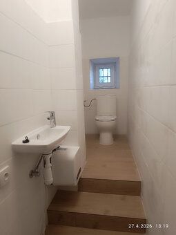 Nabízím k pronájmu obchodní nebytový prostor 65 m2 po celkov