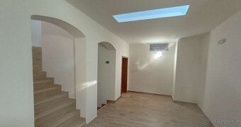 Pronájem prostorného 76 m2 velkého nového bytu ve druhém pat