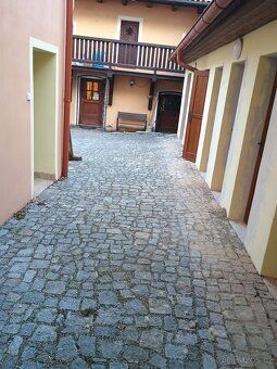 Pronájem prostorného 76 m2 velkého nového bytu ve druhém pat
