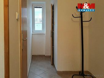 Nabízíme k pronájmu byt o dispozici 2+1. Nachází se ve 2 NP,