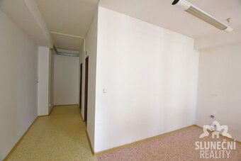 Naše společnost Vám nabízí k pronájmu obchodní prostory o ve