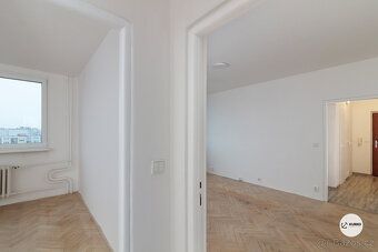 Nabízíme k dlouhodobému pronájmu prostorný byt 3+1 o celkové