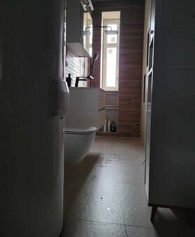 Světlý a moderní byt o ploše cca 70 m² v 1. nadzemním podlaž