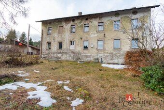 Pronájem pěkného prostorného bytu 1+kk v Kořenově se zahrádk