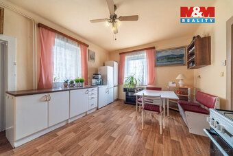 REZERVACE Nabízíme k prodeji prostorný rodinný dům v klidné 