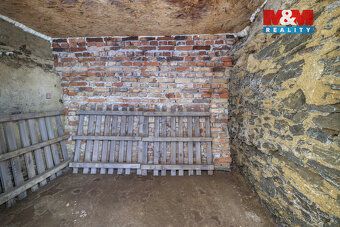 Prodej pozemku 361 m² na okraji obce Vidice. Na pozemku stoj