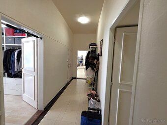 Představuji Vám k pronájmu velmi pěkný, světlý byt o dispozi
