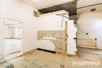 Ev.č. 02105 Nabízíme k prodeji komerční objekt v obci Lhota 