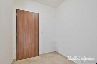 K dlouhodobému podnájmu nabízíme byt o dispozici 1+kk o celk
