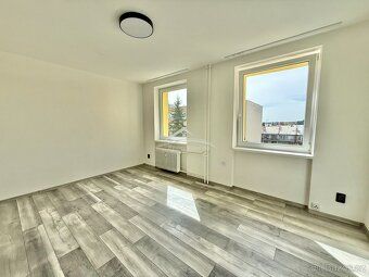 Nabízíme k pronájmu moderně zrekonstruovaný byt 3+1 o výměře