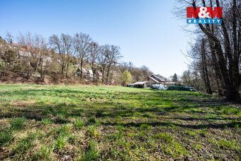 Prodej rovinatého stavebního pozemku 1500 m² v Napajedlech. 